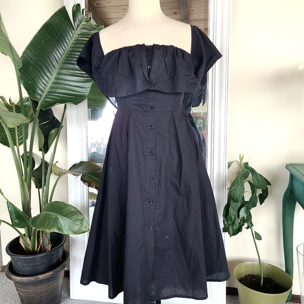 Forever 21 Black Off the Shoulder Black Midi Dress with Front Buttons
